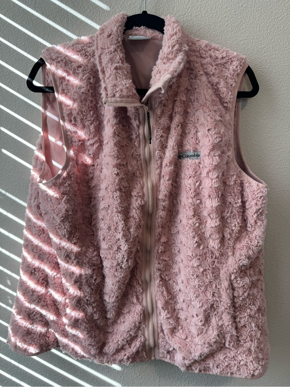 Columbia Women's Light Pink Fuzzy Fleece Vest